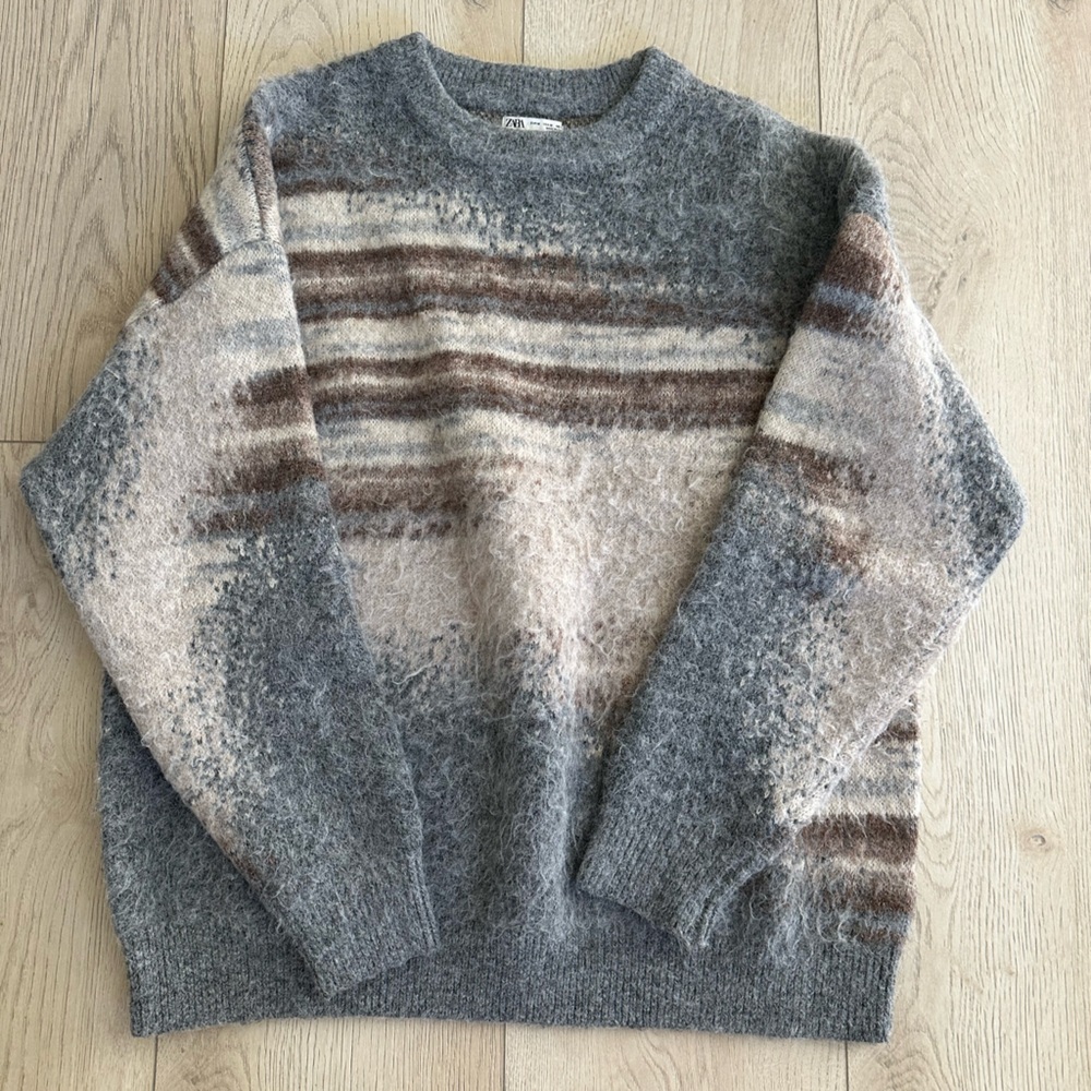 Zara Textured Gray and Tan Knit Sweater
